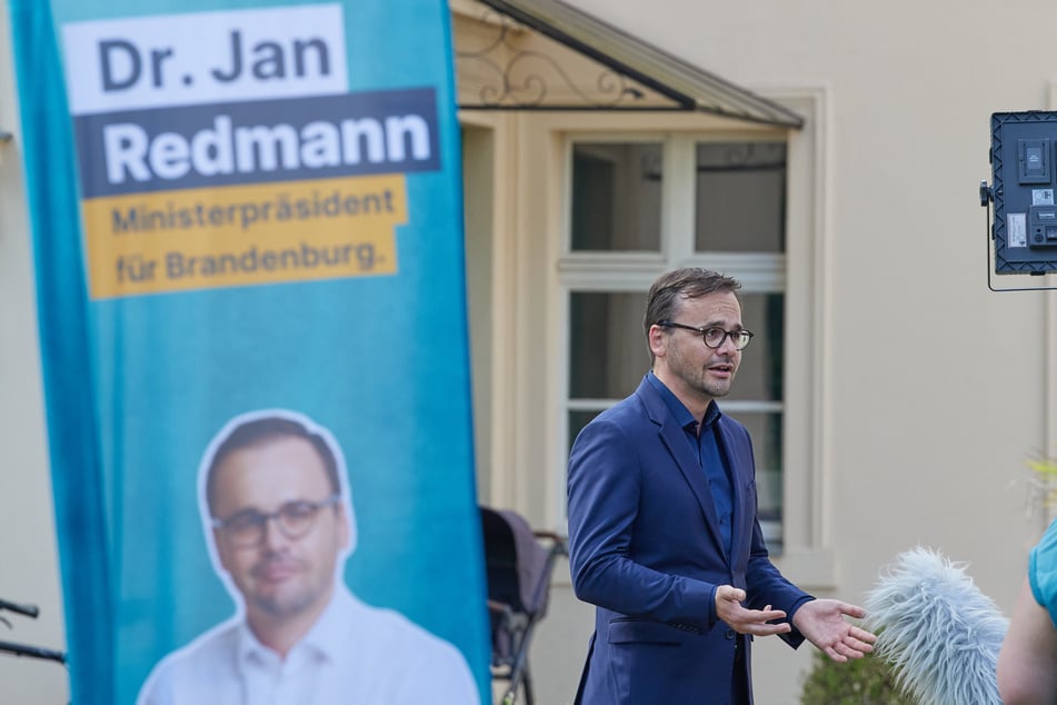 Jan Redmann (44) ist auch CDU-Fraktionschef im Landtag in Brandenburg und Spitzenkandidat für die Landtagswahl dort am 22. September.