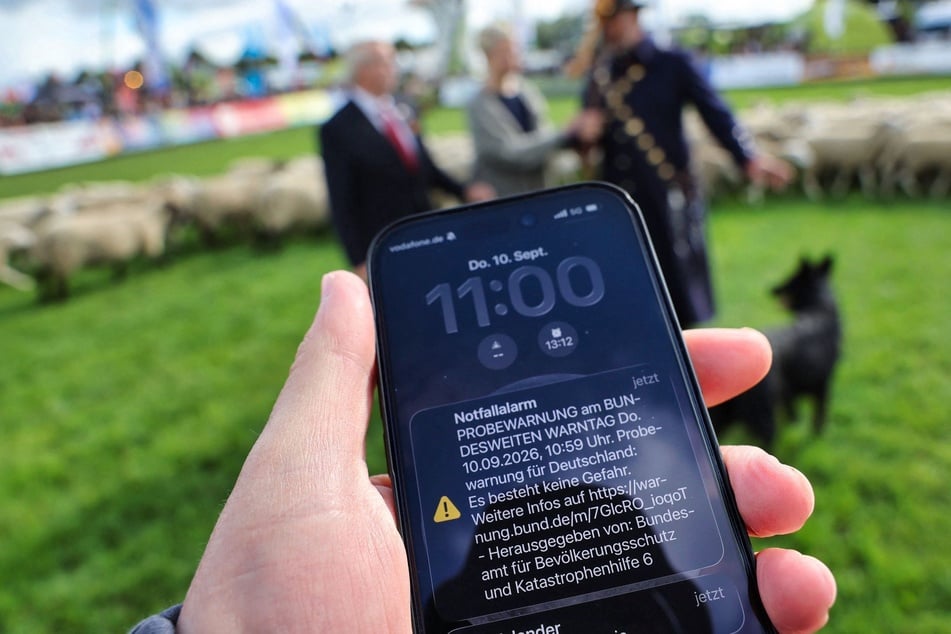Auch auf dem Handy erschien eine Probe-Warnmeldung.