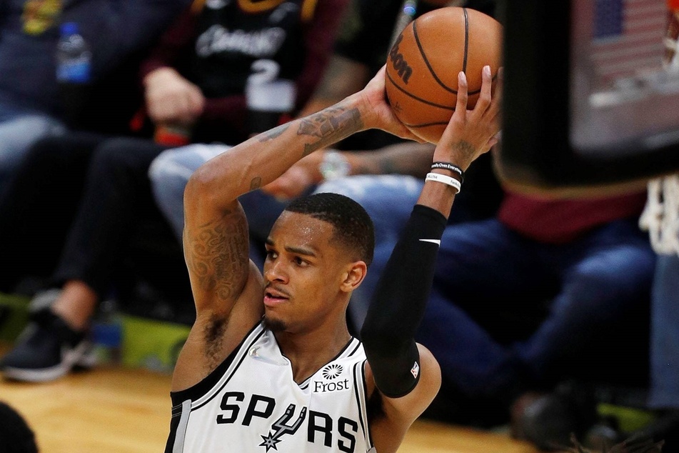 Spurs guard Dejounte Murray led all scorers with 27 points against the Jazz.
