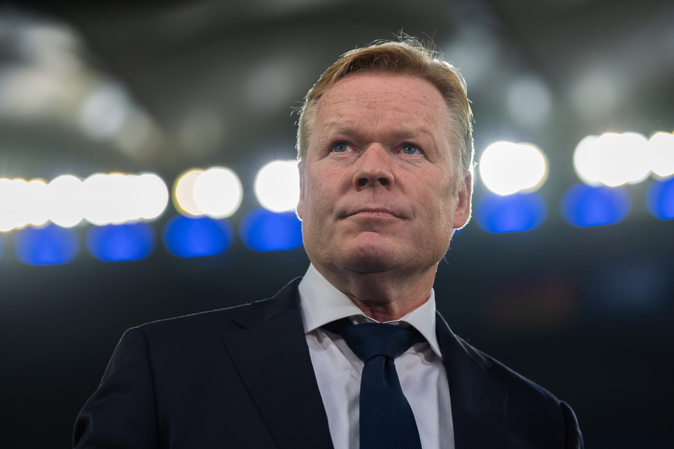 Der Niederländer Ronald Koeman (57) wird neuer Trainer des krisengeschüttelten FC Barcelona.