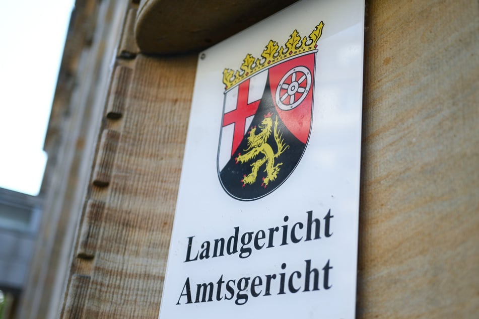 Das Landgericht Mainz verurteilte den 52-jährigen Mann nun zu einer Haftstrafe. (Symbolbild)