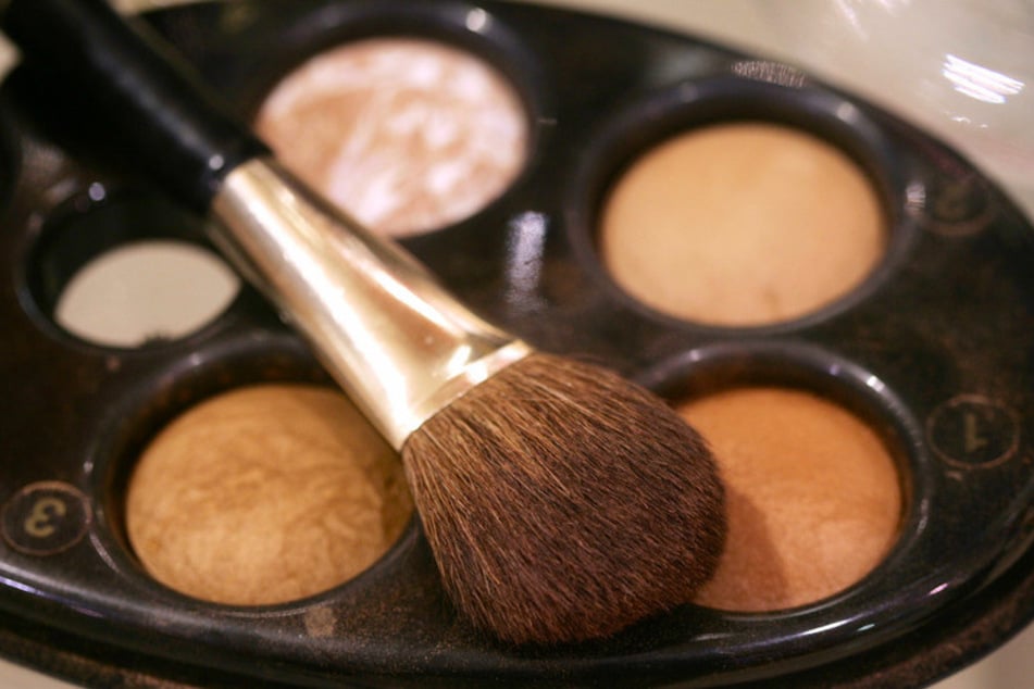 Viele Leute sparen gerade beim Make-up. (Symbolbild)