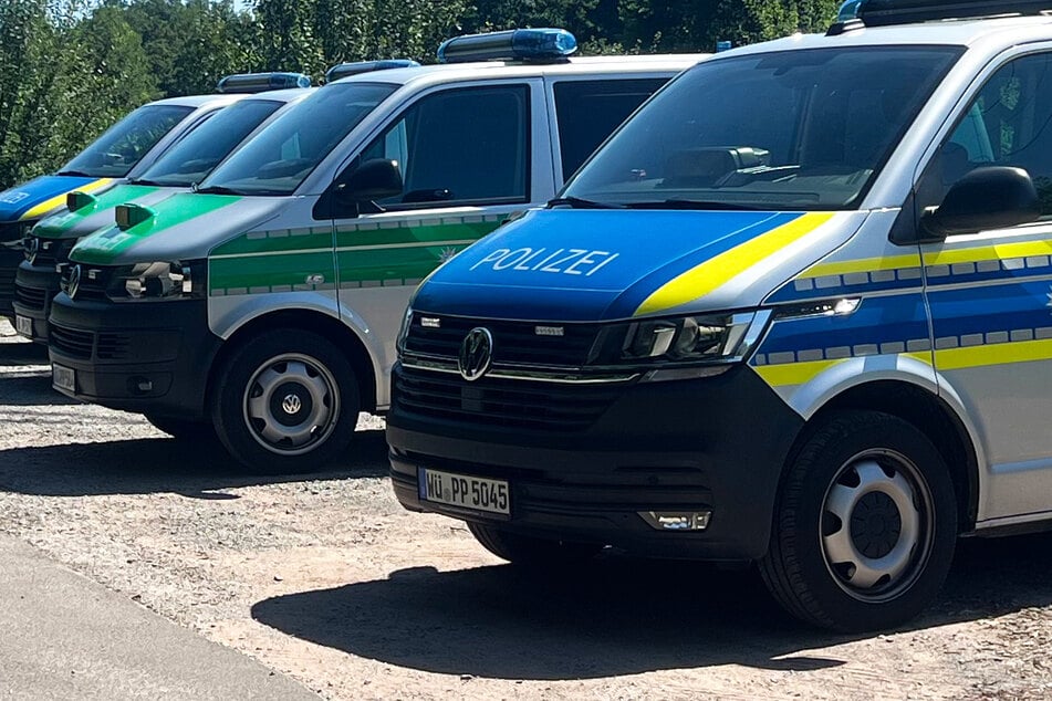 Der Fund einer männlichen Leiche auf einem Waldweg im unterfränkischen Landkreis Miltenberg löste intensive Ermittlungen der Polizei aus.