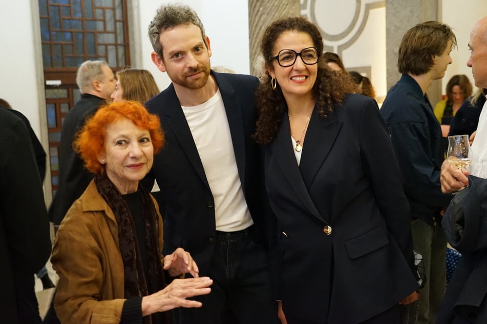 Ein seltenes Bild: Die fotoscheue Esther (l.), Shaked Goren (39) und Filmfestleiterin Malika Rabahallah (56).