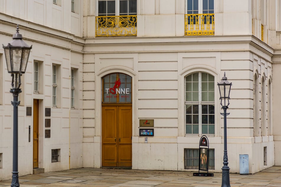 Die "Tonne" im Kurländer Palais am Tzschirnerplatz.