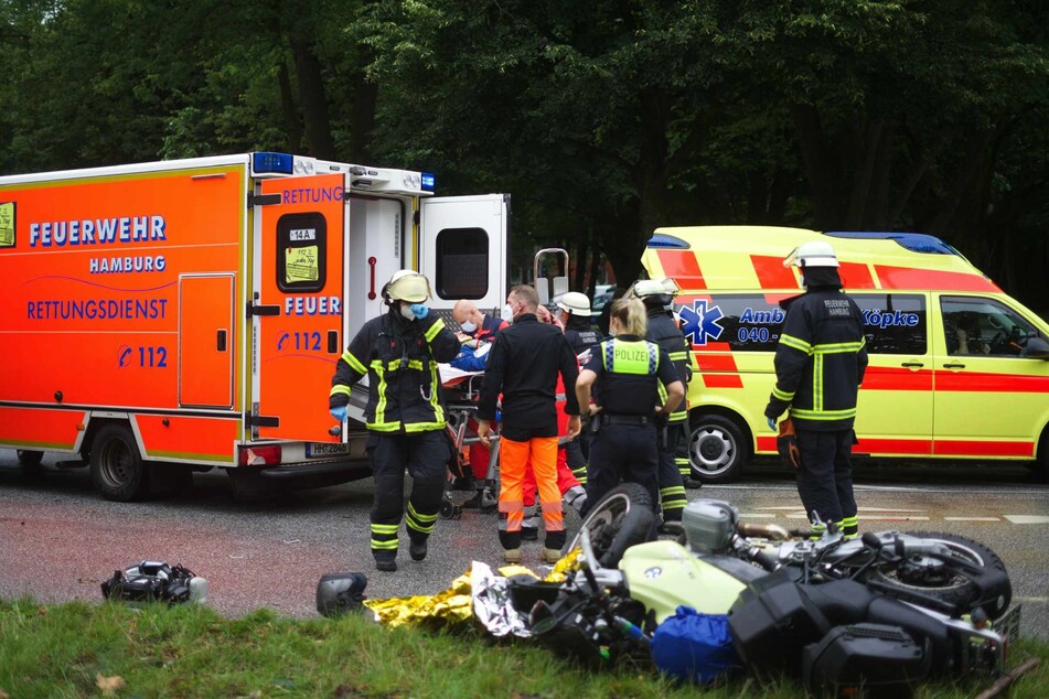 Motorradfahrer wird von Lastwagen übersehen und zu Boden geschleudert