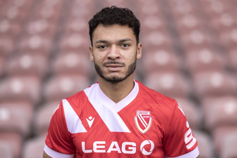 Sommerzugang Theo Ogbidi (24) hat kaum Aussicht auf Spielzeiten und gilt nach sechs Monaten schon als Abgangskandidat.