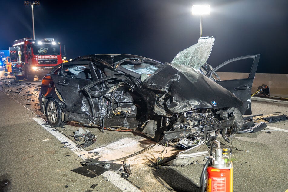 Die Feuerwehr kümmerte sich um die Unfallstelle.
