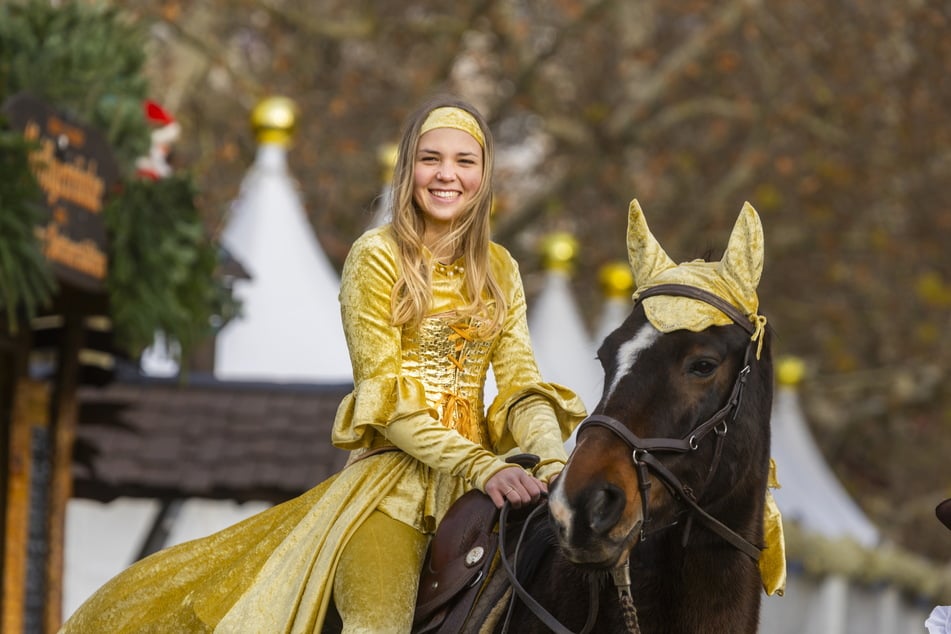 Die Goldene Reiterin Lilly eröffnet das Winterfest am Mittwoch (22.1.) mit einem kleinen Umzug.