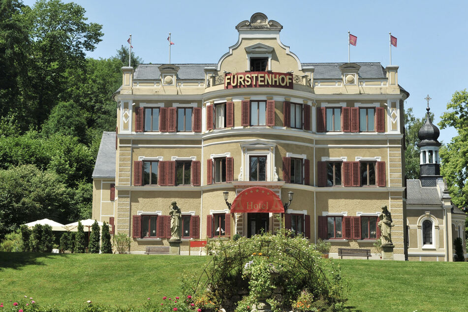 Der Fürstenhof, ein fiktives oberbayerisches Luxushotel, ist Schauplatz der Telenovela "Sturm der Liebe".
