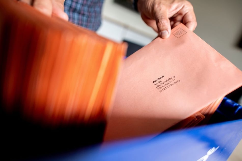 Immer mehr wahlberechtigte Bürgerinnen und Bürger in NRW geben ihre Stimme per Post ab.