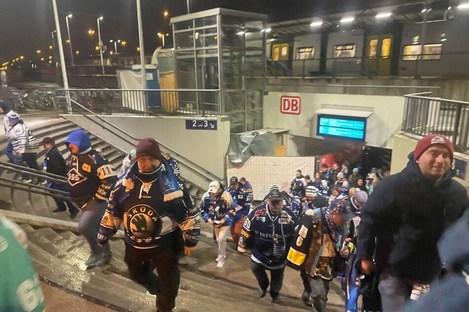 Kurz nach 18 Uhr kamen die Anhänger in Mannheim an.