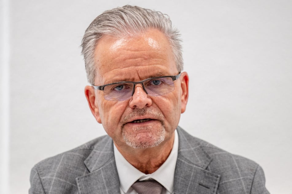 CDU/FDP-Fraktions-Chef Tino Fritzsche (65) kritisiert das Vorgehen der Stadt bei der Bezahlkarte als "verwaltungstechnisches Hinhalten".