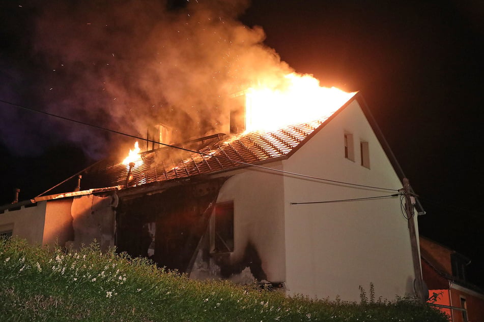 Die Familie konnte sich selbstständig aus dem verrauchten Gebäude retten.