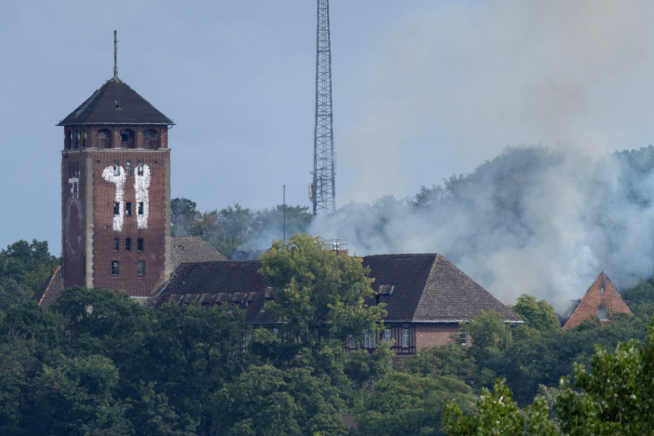 Auf dem Gelände des ehemaligen Landtags ist ein Großbrand ausgebrochen.
