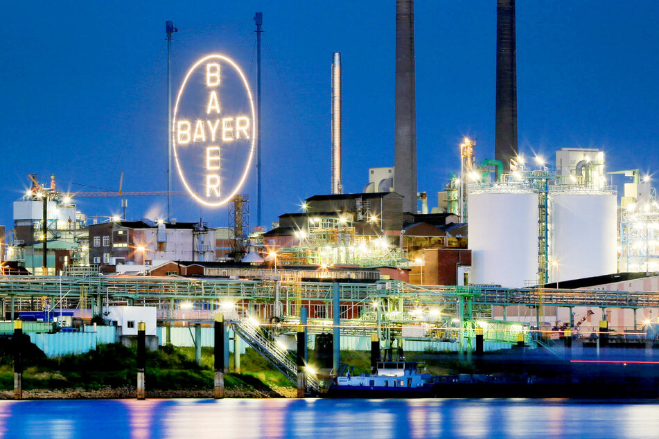 Bayer unterstützt Curevac mit Leistungen im Bereich Entwicklung und Logistik.