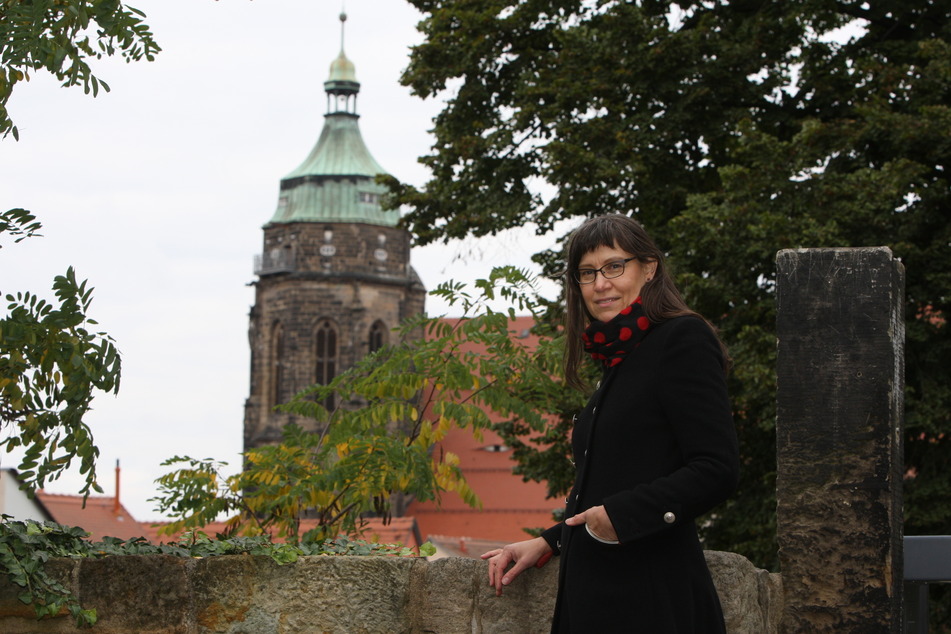 Autorin Heike Stöhr (59) veranstaltet eine ganz besondere Stadtführung durch Pirna - sie besucht mit Interessierten die Schauplätze aus ihren Büchern.