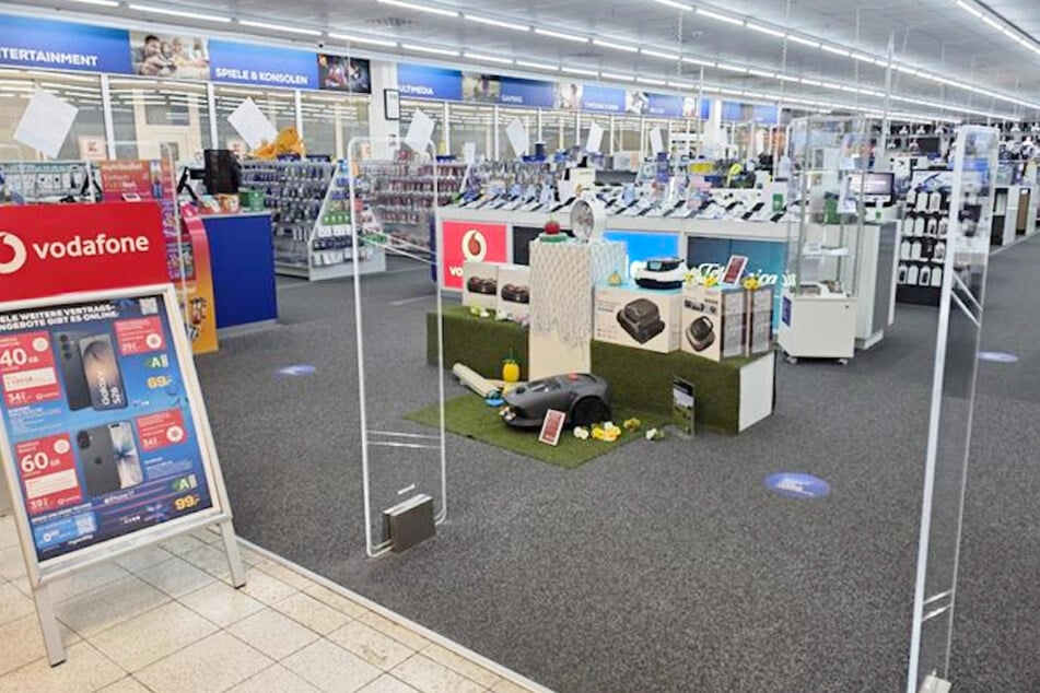 Weil Euronics XXL in Glauchau schließt, bekommt Ihr hunderte Geräte besonders günstig.