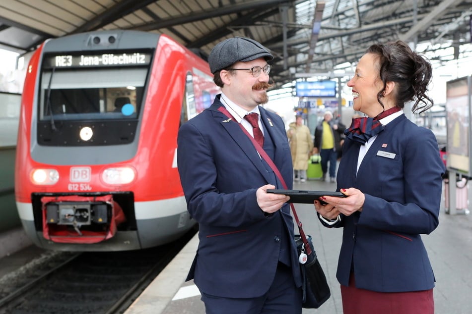 Die Deutsche Bahn begeistert gerade mit den Karrieremöglichkeiten für Quereinsteigende in wichtigen Bereichen.