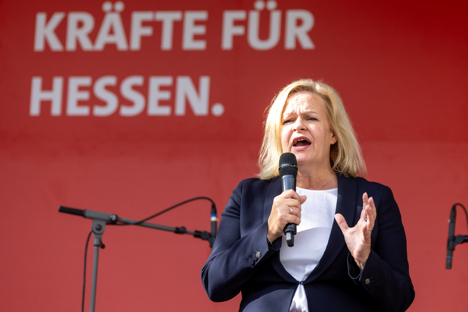 SPD-Spitzenkandidatin Nancy Faeser fordert die Menschen in Hessen dazu auf, unbedingt demokratisch zu wählen.