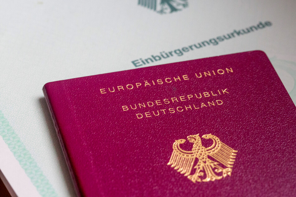 Nach einer im Januar verabschiedeten Reform können Menschen in Deutschland schneller eingebürgert werden.