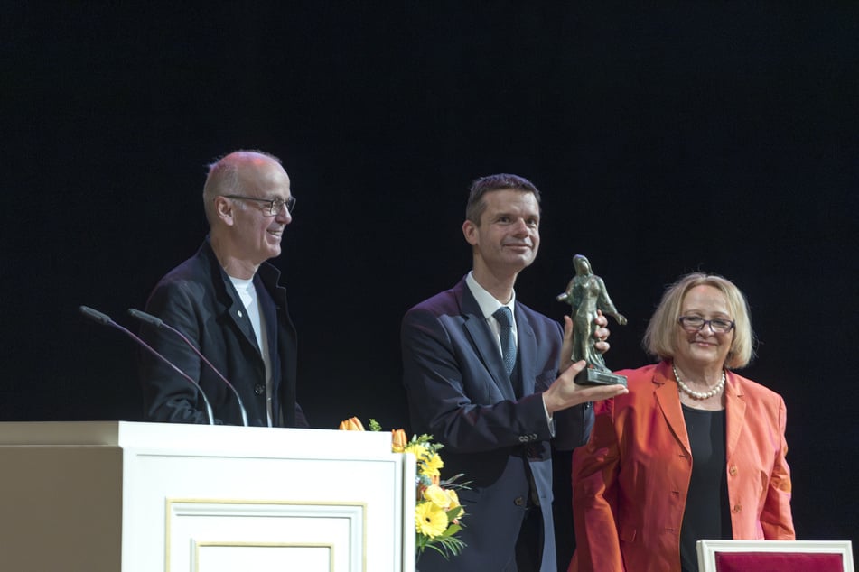 Ausgezeichnet: EGMR-Präsident Marko Bošnjak (50) nahm in der Semperoper den Friedenspreis für die Institution entgegen.