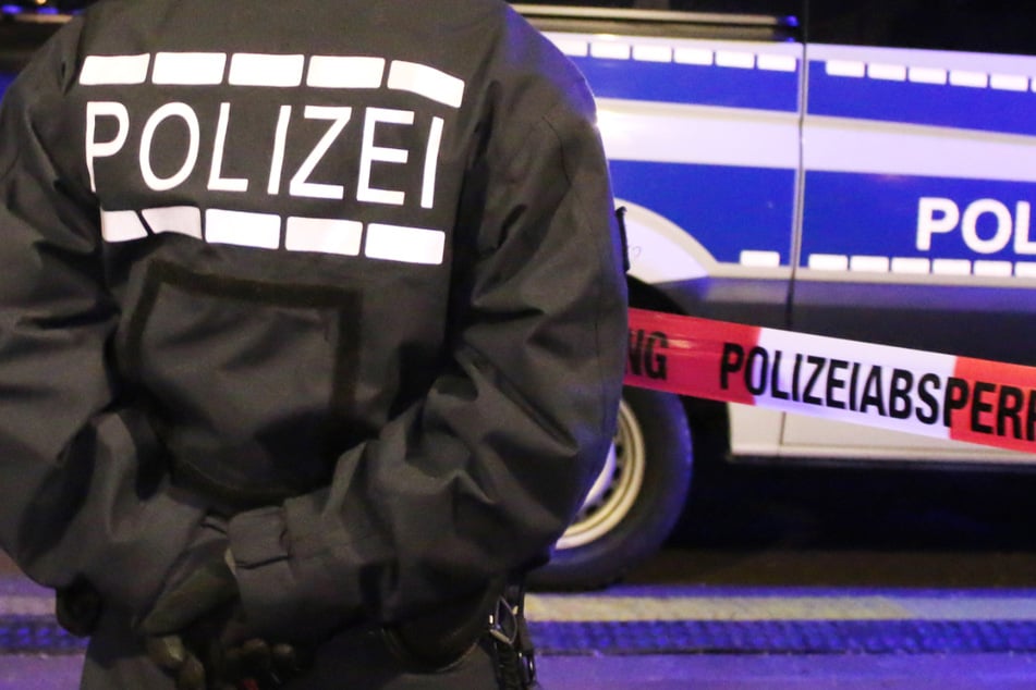 Die Tat ereignete sich am Donnerstagabend, die Mordkommission der Frankfurter Polizei ermittelt und sucht Zeugen. (Symbolbild)