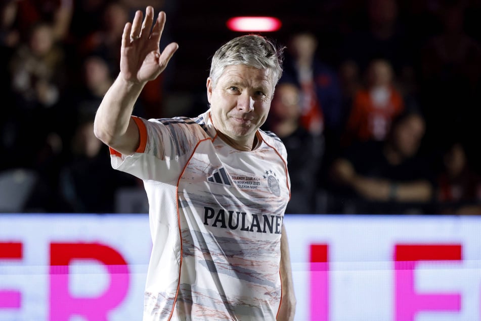 Etwas älter und grauer ist er geworden, sympathisch ist er geblieben: Michael Tarnat (56) soll den Veilchen neuen Schwung verleihen.