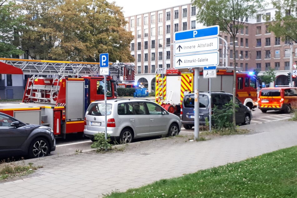 Dutzende Einsatzkräfte blockierten kurzzeitig die Freiberger Straße.