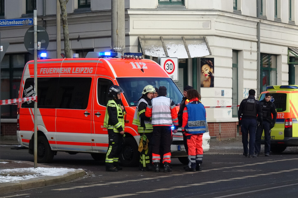 Polizei, Feuerwehr und Rettungsdienst waren am Donnerstagvormittag im Leipziger Osten im Einsatz.