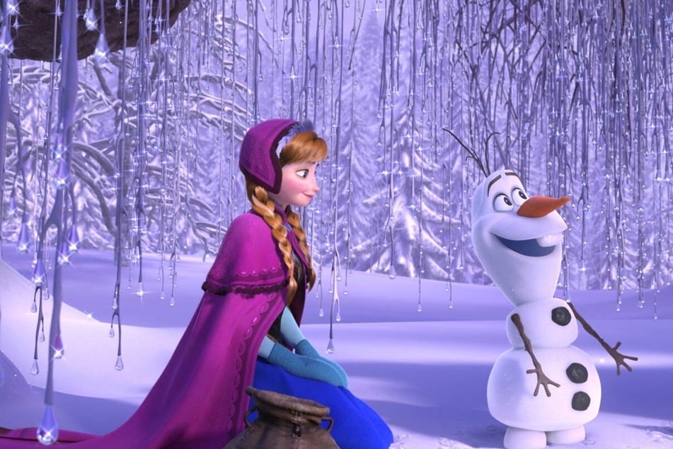 Olaf Goes Full Frontal in Frozen 2 Documentary on Disney+