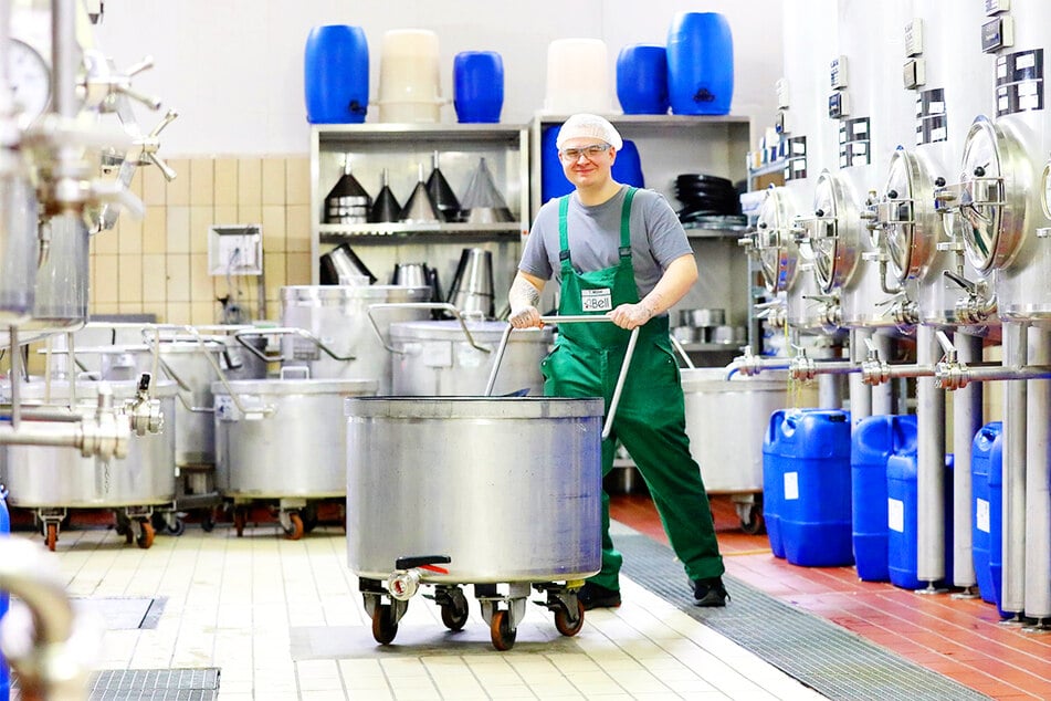 Ein Arbeitsplatz, der Wertschätzung und Zusatzleistungen miteinander verbindet, schafft Raum für berufliche und persönliche Entwicklung.