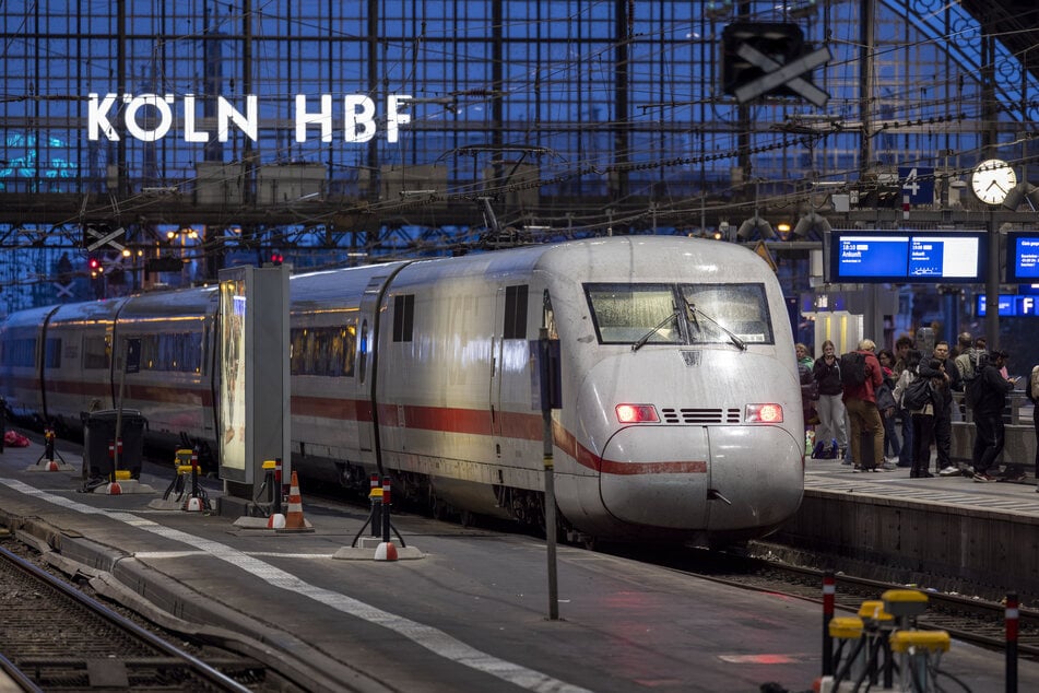 Der Verkehr im Kölner Hauptbahnhof läuft wieder planmäßig.