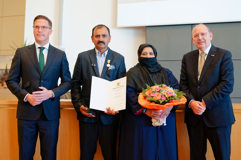 Afzal war mit seiner Frau und seinen vier Töchtern zur Verleihung gekommen.
