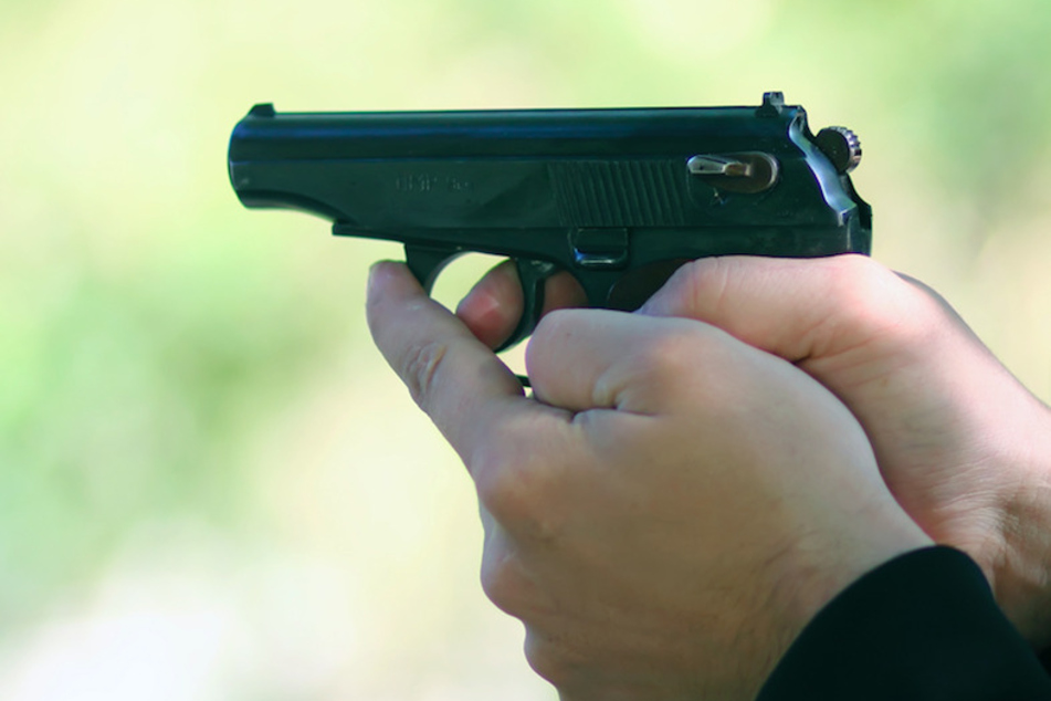 Ein unbekannter Täter hat in Mittelfranken mit einer Softairwaffe auf ein Mädchen geschossen. (Symbolbild)