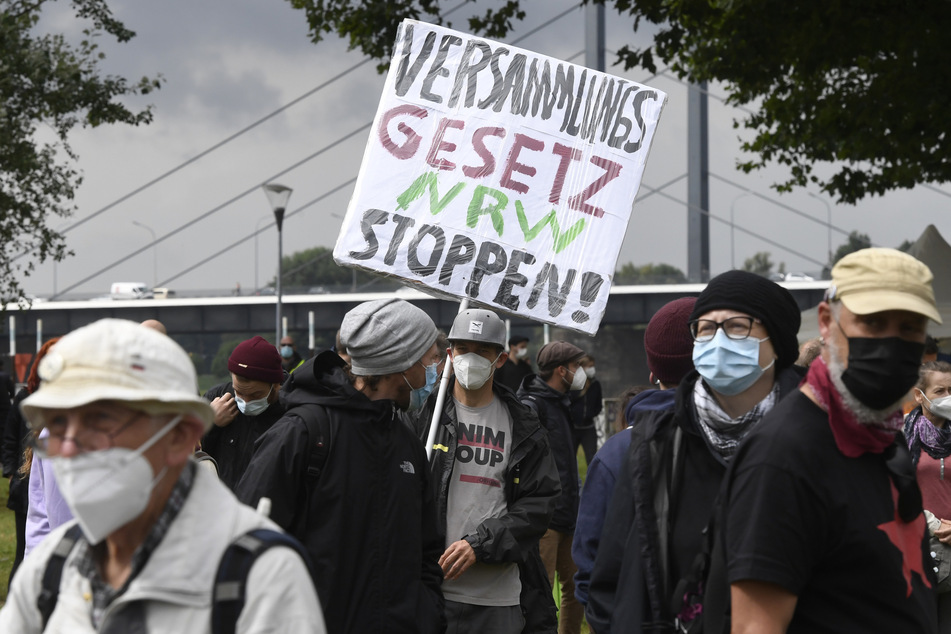 Die Demonstration war am Samstagnachmittag in Düsseldorf in vollem Gange.