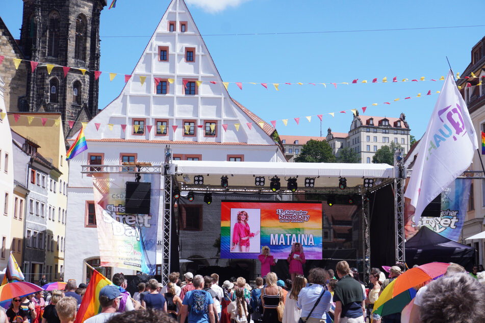 Etwa 6000 Teilnehmer zählten die Veranstalter beim CSD in Pirna am heutigen Samstag.