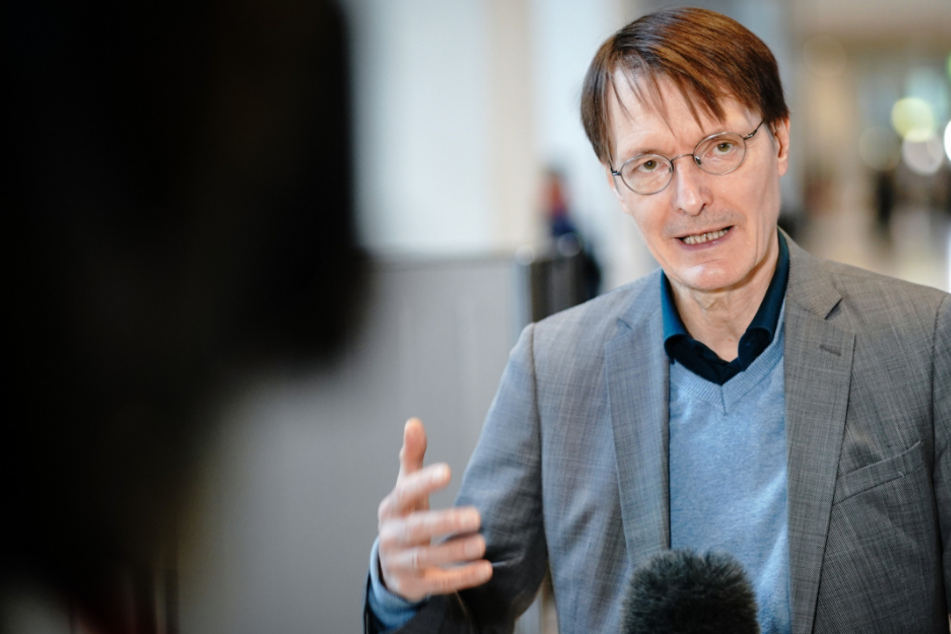 SPD-Lauterbach warnt vor schneller Ausbreitung der Coronavirus-Mutation