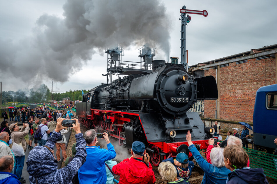 Um die 7000 Besucher feierten beim 30. Heizhausfest des Sächsischen Eisenbahnmuseums in Chemnitz-Hilbersdorf.