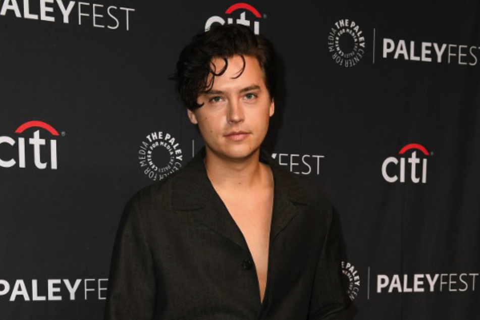 Cole Sprouse (29) ist nicht nur Schauspieler und Hobby-Fotograf – scheinbar wird er nun auch ein neues Mitglied der Kardashian-Familie!
