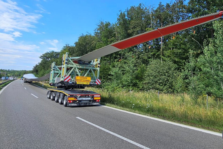 Die Autobahn ist voraussichtlich noch bis in die Nacht gesperrt.