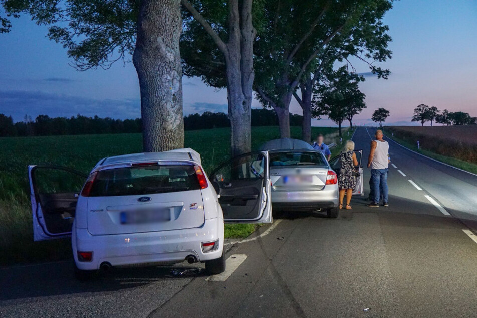 Beide Fahrzeuge mussten abgeschleppt werden.