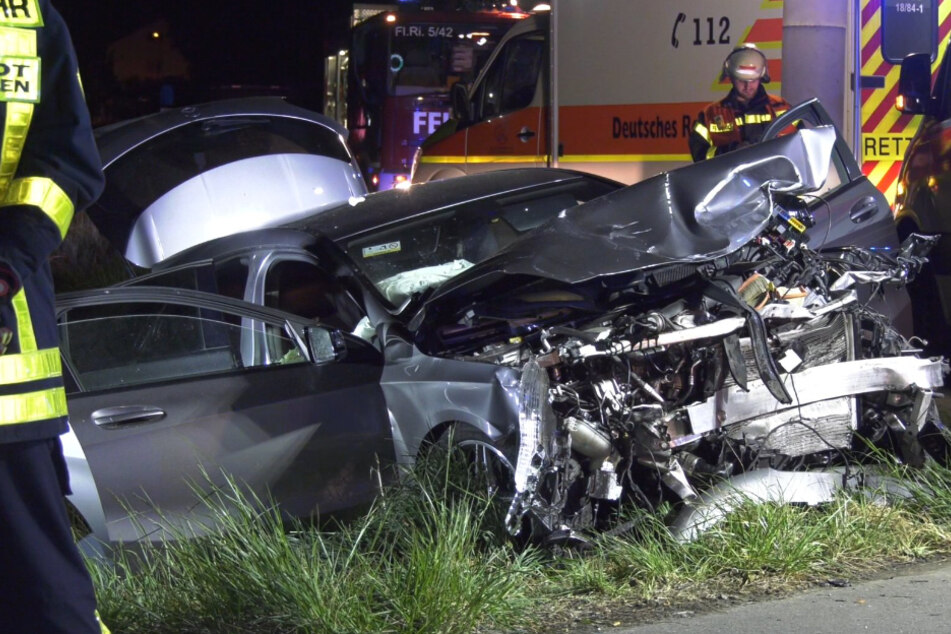 Vorfahrt missachtet! Vier Verletzte bei schwerem Unfall
