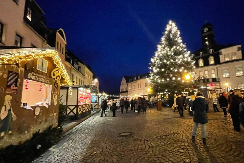Am Freitag eröffnete wieder der beliebte Schwarzenberger Weihnachtsmarkt.
