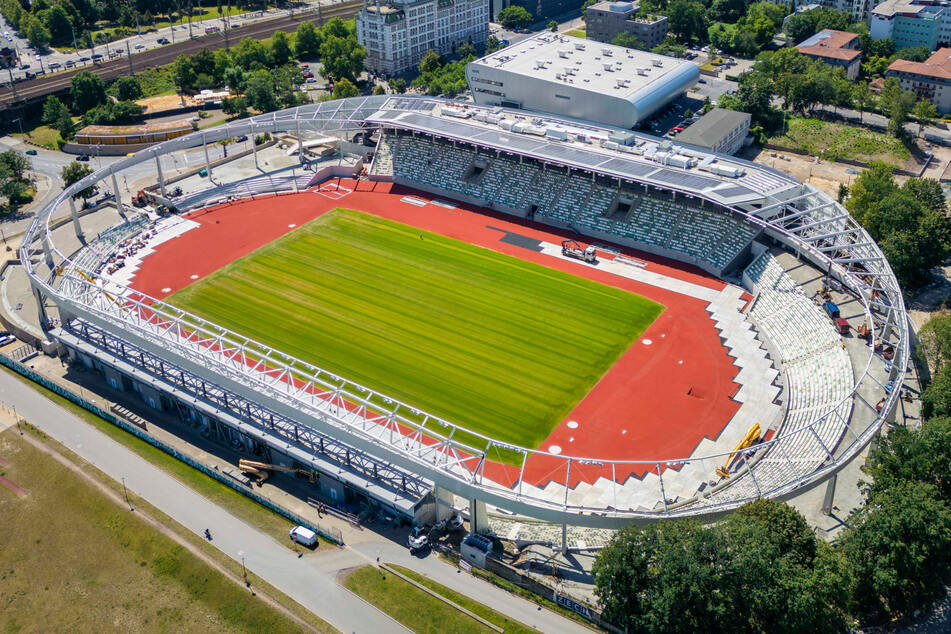 Das Heinz-Steyer-Stadion wird heute feierlich wiedereröffnet.