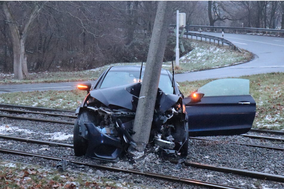 Der Mercedes-Fahrer (62) blieb glücklicherweise unverletzt.