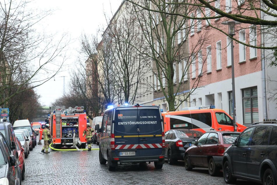 Zwei Personen wurden durch das Feuer verletzt.