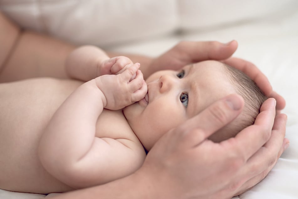 Auch wenn sich der Trend verlangsamt hat: In Dresden kommen immer weniger Kinder zur Welt.