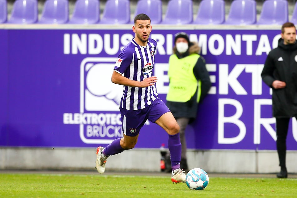 Mittelfeldmann Soufiane Messeguem (heute 24) machte für Erzgebirge Aue 21 Spiele in der 2. Bundesliga.