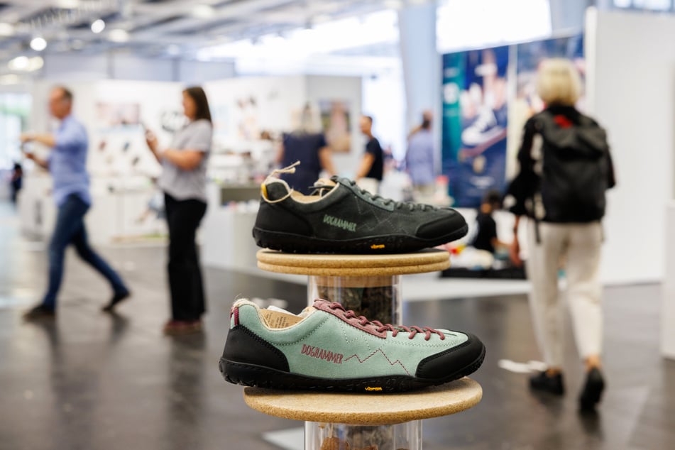 Noch sind Barfußschuhe ein Nischenprodukt. Die Hersteller gehen aber davon aus, dass sich die Nachfrage in den kommenden Jahren merklich steigern wird.
